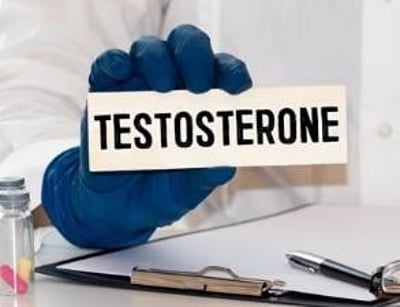  Een arts met een “testosteron”-tabblad
