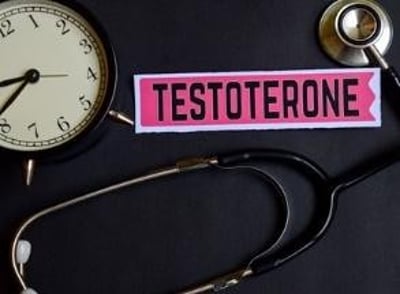 Testosteron met medische meetapparatuur