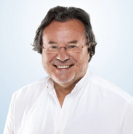 Dr. Walter Brinker, medisch expert bij de medische adviesraad van Easymeds met tientallen jaren klinische ervaring